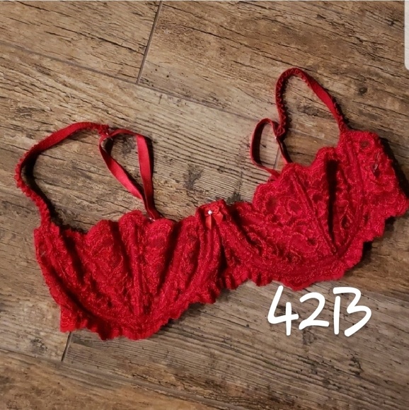 Other - Extravagant lace bra 42B